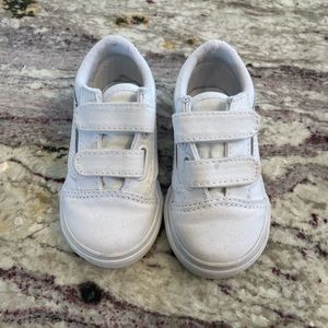 White toddler vans